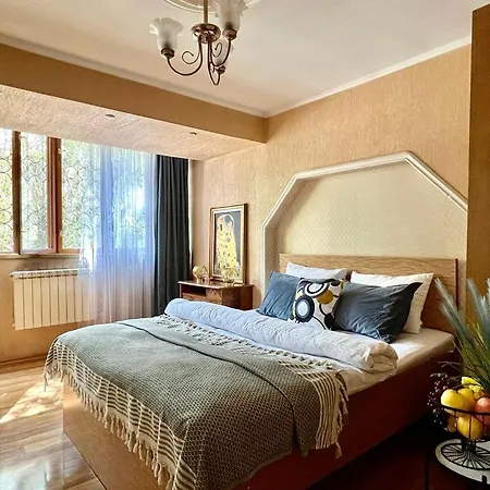 Retro На Ауэзова Apartment Almaty Exterior photo